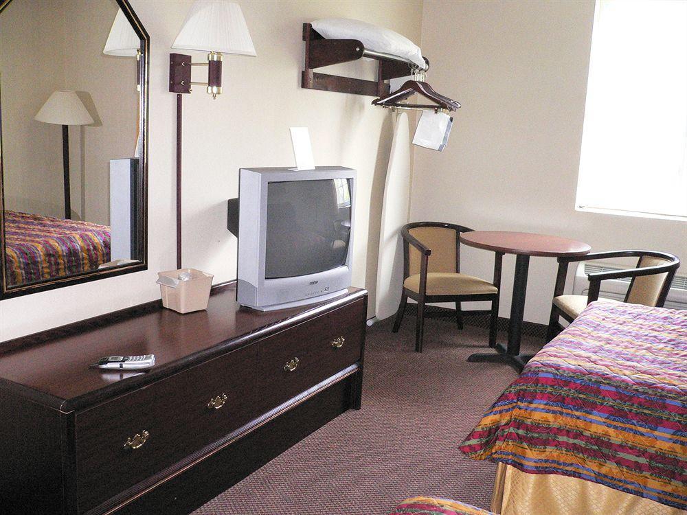 Super 8 By Wyndham Harrisburg Hershey North Dış mekan fotoğraf